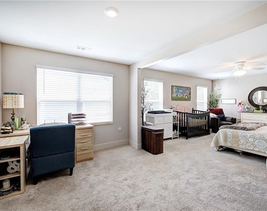 286 Belmont Drive - Photo Thumbnail 33