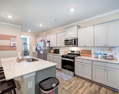 286 Belmont Drive - Photo Thumbnail 14