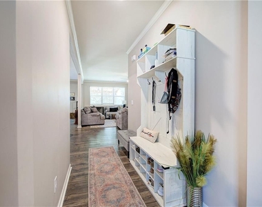 286 Belmont Drive - Photo Thumbnail 8