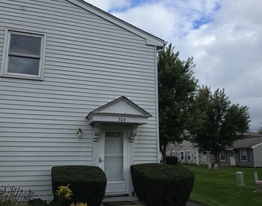 304 Creekside Court - Photo Thumbnail 1