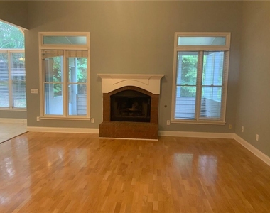 1762 Shady Hill Road Ne - Photo Thumbnail 9