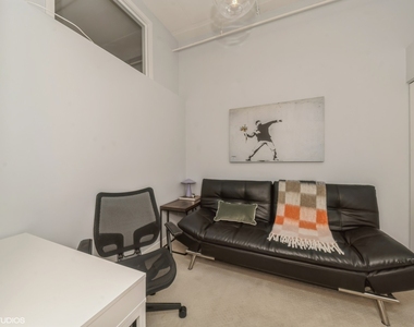 740 W Fulton Street - Photo Thumbnail 10