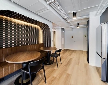 740 W Fulton Street - Photo Thumbnail 14