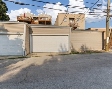 7028 N Ridge Boulevard - Photo Thumbnail 22