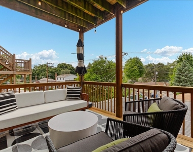 7028 N Ridge Boulevard - Photo Thumbnail 20