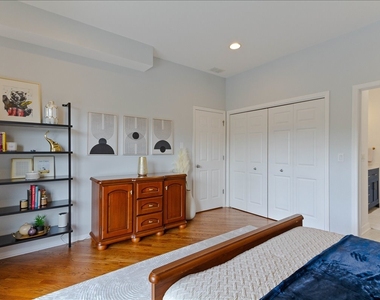 7028 N Ridge Boulevard - Photo Thumbnail 8