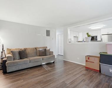 125 Bellevue Drive - Photo Thumbnail 3