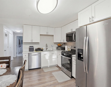 125 Bellevue Drive - Photo Thumbnail 5