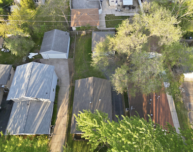 125 Bellevue Drive - Photo Thumbnail 13