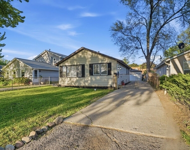 125 Bellevue Drive - Photo Thumbnail 1
