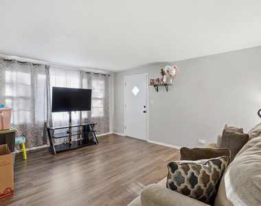 125 Bellevue Drive - Photo Thumbnail 2