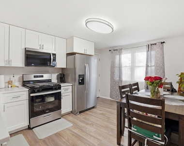 125 Bellevue Drive - Photo Thumbnail 4