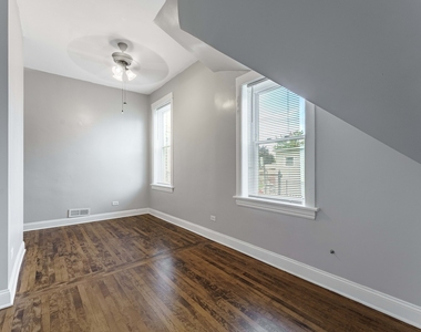 2636 Ridgeland Avenue - Photo Thumbnail 6