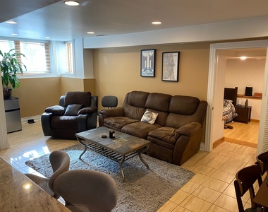 2652 N Wilton Avenue - Photo Thumbnail 4
