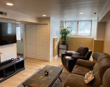 2652 N Wilton Avenue - Photo Thumbnail 5