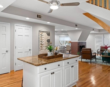 1450 W Webster Avenue - Photo Thumbnail 9