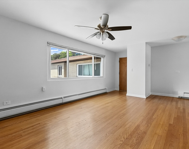 6717 N Hermitage Avenue - Photo Thumbnail 3