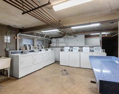 6717 N Hermitage Avenue - Photo Thumbnail 6
