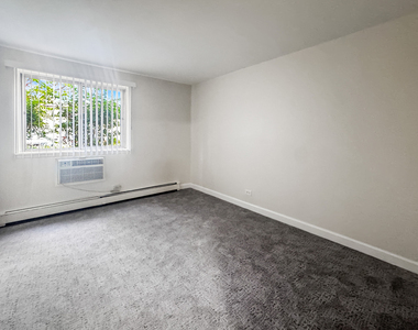 1471 N Winslowe Drive - Photo Thumbnail 3