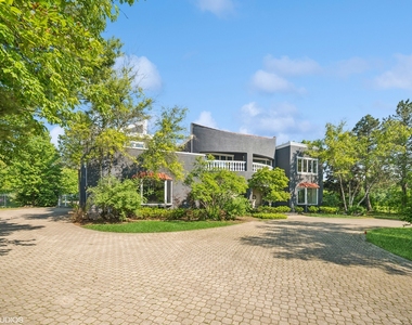 2305 Tennyson Lane - Photo Thumbnail 2