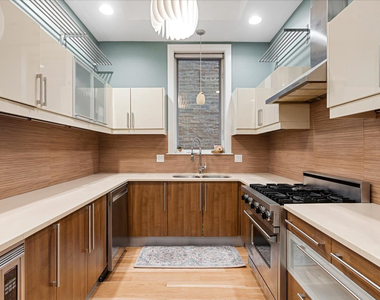 4842 N Damen Avenue - Photo Thumbnail 6