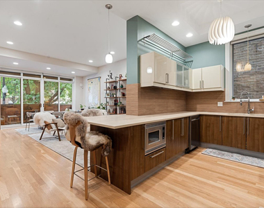 4842 N Damen Avenue - Photo Thumbnail 7