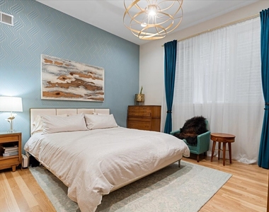 4842 N Damen Avenue - Photo Thumbnail 10