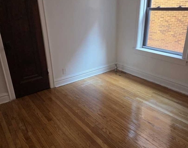 6418 N Albany Avenue - Photo Thumbnail 4
