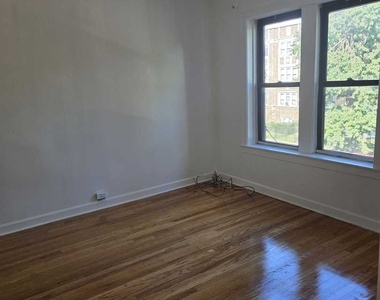 6418 N Albany Avenue - Photo Thumbnail 3