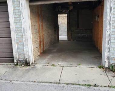 6418 N Albany Avenue - Photo Thumbnail 12