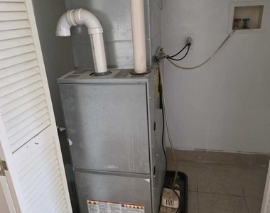 6418 N Albany Avenue - Photo Thumbnail 9