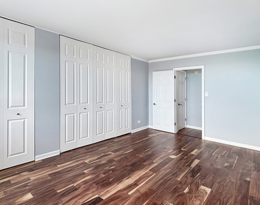 3930 N Pine Grove Avenue - Photo Thumbnail 9
