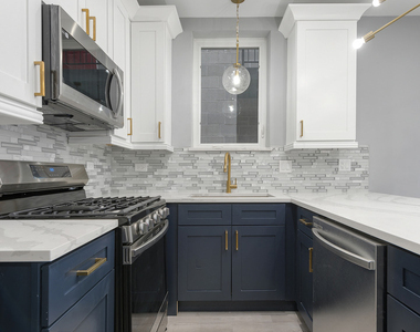 1241 S Fairfield Avenue - Photo Thumbnail 6