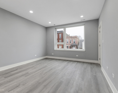 1241 S Fairfield Avenue - Photo Thumbnail 2
