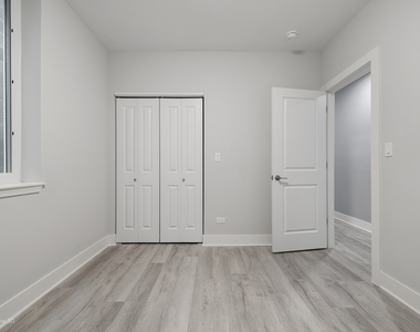 1241 S Fairfield Avenue - Photo Thumbnail 11