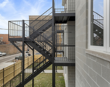 1241 S Fairfield Avenue - Photo Thumbnail 18