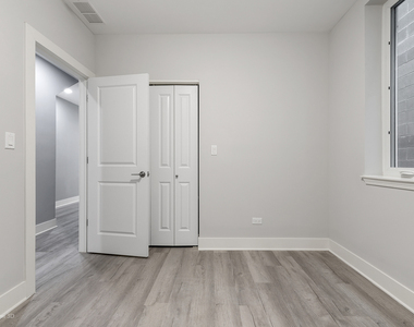 1241 S Fairfield Avenue - Photo Thumbnail 9