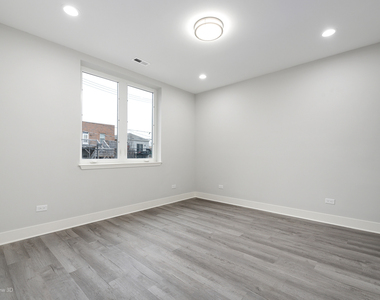 1241 S Fairfield Avenue - Photo Thumbnail 15