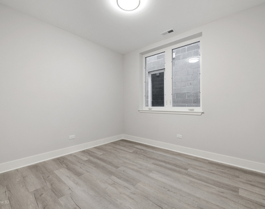 1241 S Fairfield Avenue - Photo Thumbnail 10