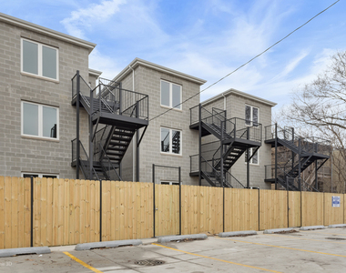 1241 S Fairfield Avenue - Photo Thumbnail 20