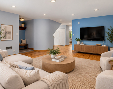 801 S Plymouth Court - Photo Thumbnail 3