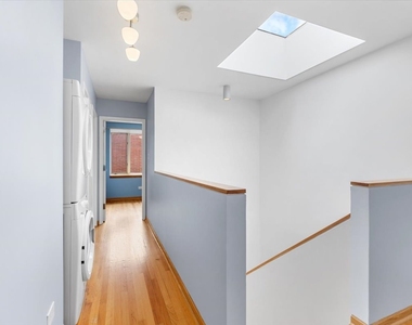 801 S Plymouth Court - Photo Thumbnail 13