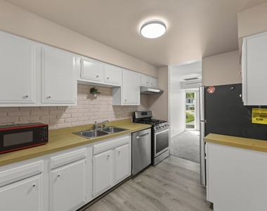 2640 Mitchell Drive - Photo Thumbnail 6