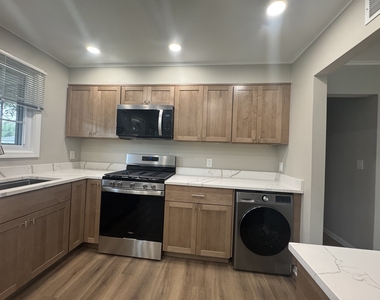 1421 N Wilke Road - Photo Thumbnail 5