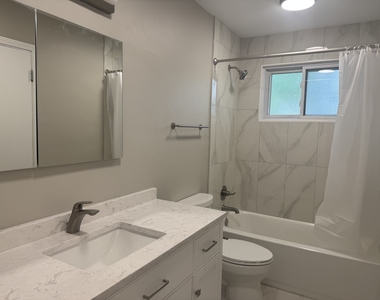 1421 N Wilke Road - Photo Thumbnail 8