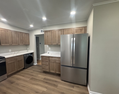 1421 N Wilke Road - Photo Thumbnail 4