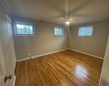 1421 N Wilke Road - Photo Thumbnail 9