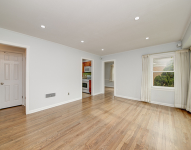 384 S Wolf Road S - Photo Thumbnail 3