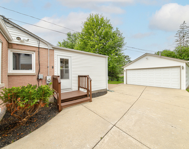 384 S Wolf Road S - Photo Thumbnail 23