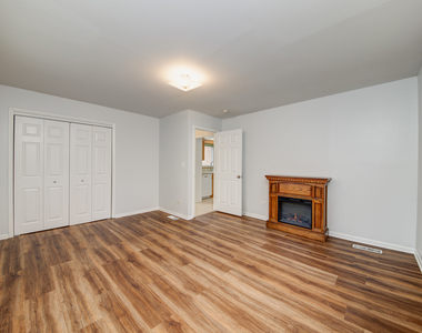 384 S Wolf Road S - Photo Thumbnail 13